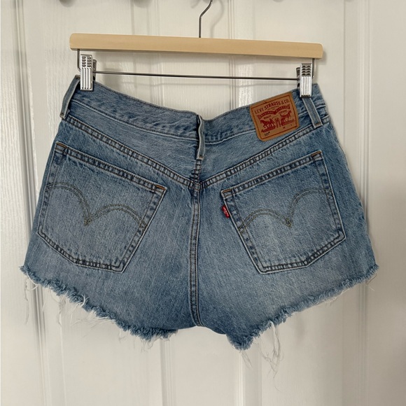 Levi’s Classic Blue 501 Denim Shorts - Picture 3 of 4